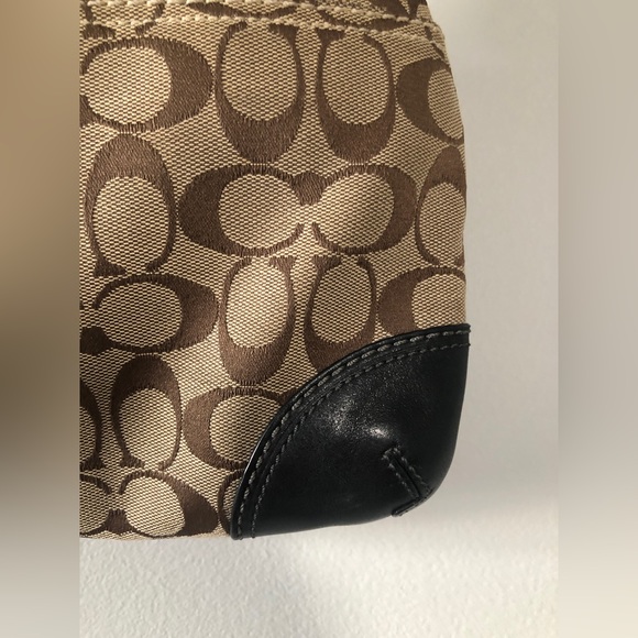 Signature Style Coach Purse with Black Leather and Gold Details, Y2K Vintage - Picture 9 of 15